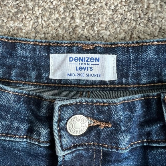 Levi’s Denizen Mid-rise Dark Wash Denim Shorts, Size 4 - Picture 3 of 6